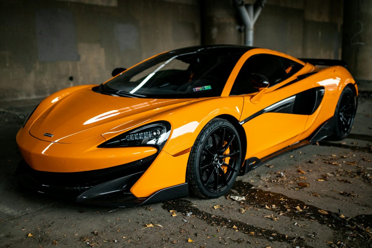 Jaki McLaren na wynajem wybrać? Dlaczego McLaren 570GT to najlepszy wybór